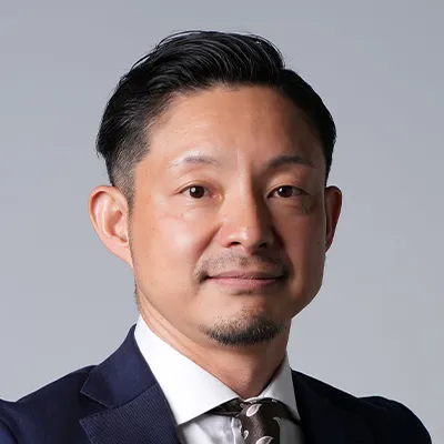 板倉 智康